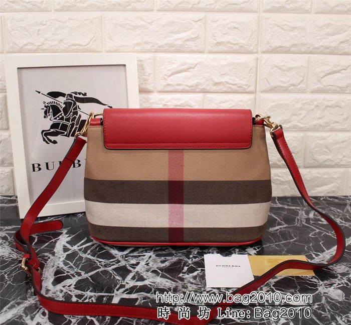 BURBERRY巴寶莉 獨家爆款 小號Canvas格紋皮革 斜背包 39907  Bhq1006